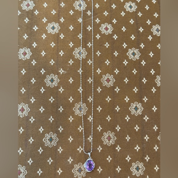Elegant Amethyst Pendant Necklace - Picture 2 of 3
